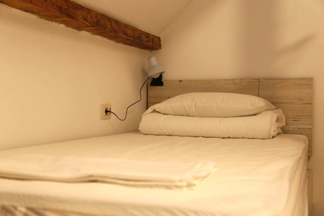 Bread&Breakfast Hostel Βουκουρέστι Εξωτερικό φωτογραφία