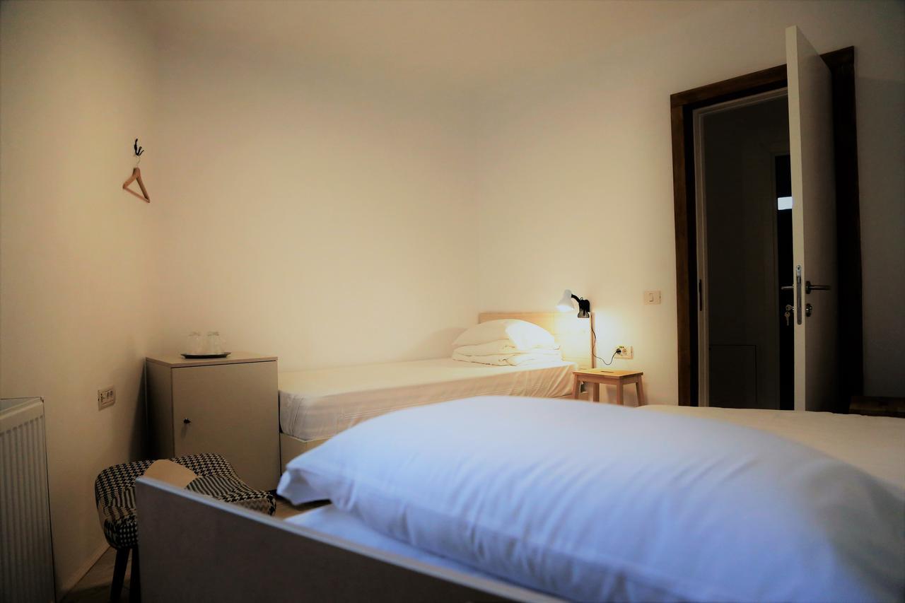 Bread&Breakfast Hostel Βουκουρέστι Εξωτερικό φωτογραφία